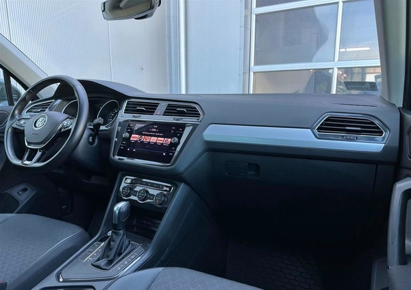 Volkswagen Tiguan cena 119000 przebieg: 32308, rok produkcji 2020 z Myszyniec małe 781